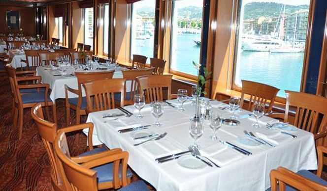 Restaurant principal, Restaurant-buffet Palm Garden sur le pont Soleil, Bar &agrave; vin...